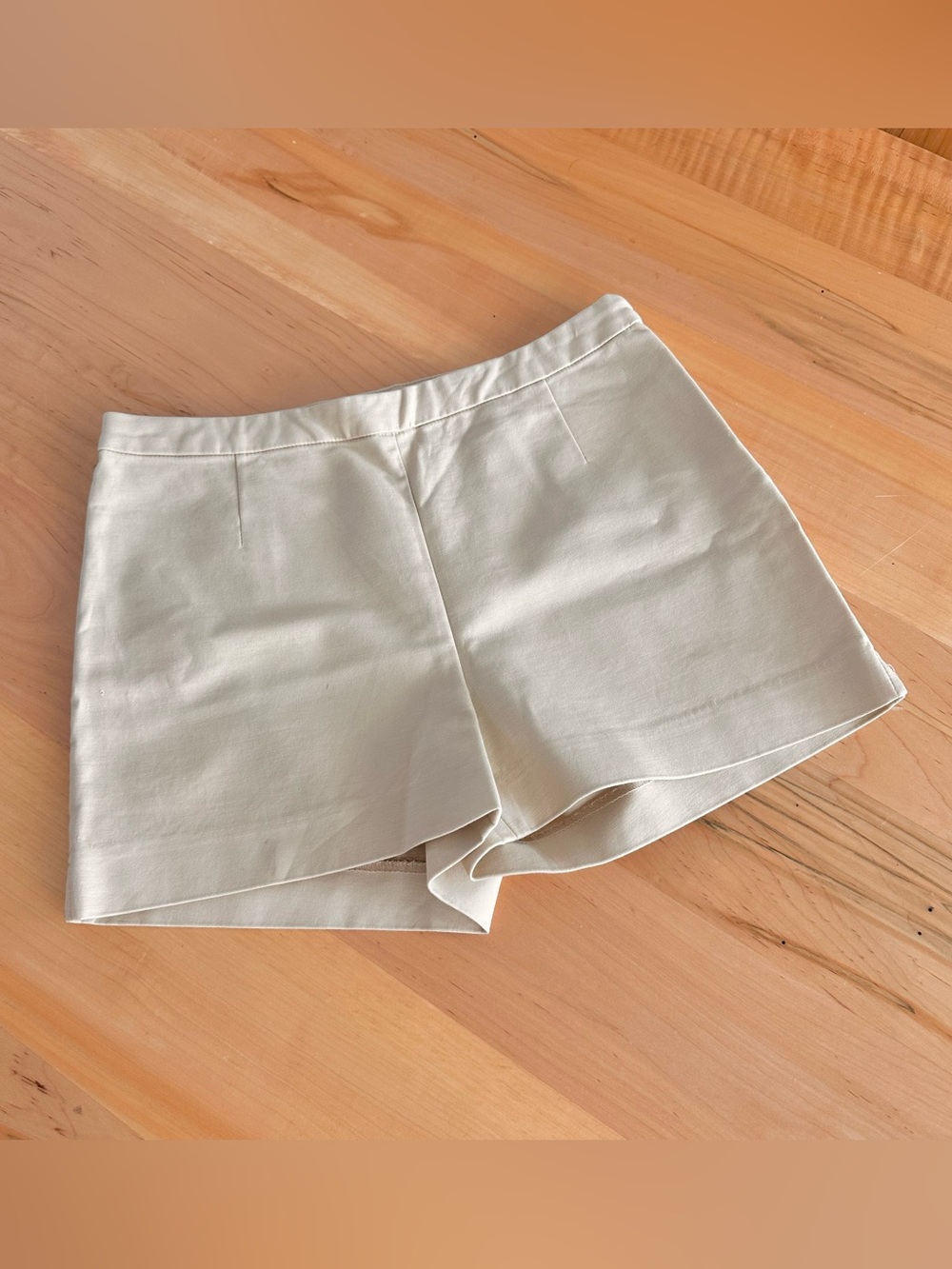 H&M  beige dressy shorts 4